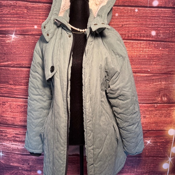 *NWOT* Coat. Sage Green, Size 3xl. - Picture 2 of 10